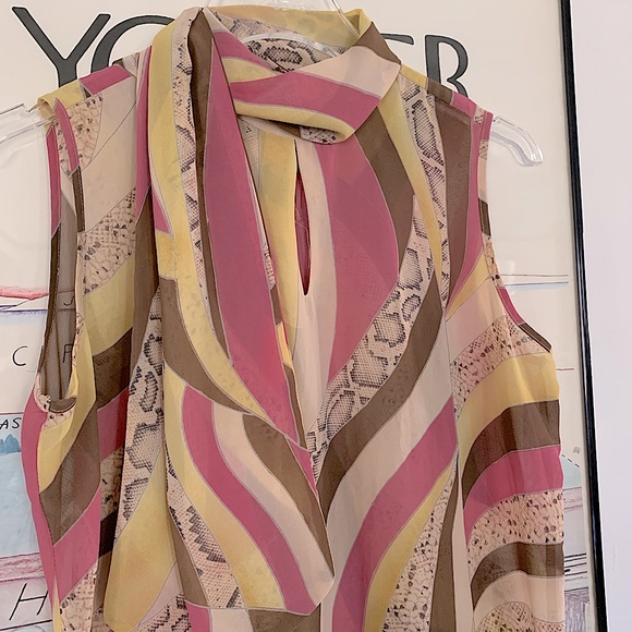 Multi muted colour with a hit of animal sleeveless top with scarf neck size M - Picture 4 of 7